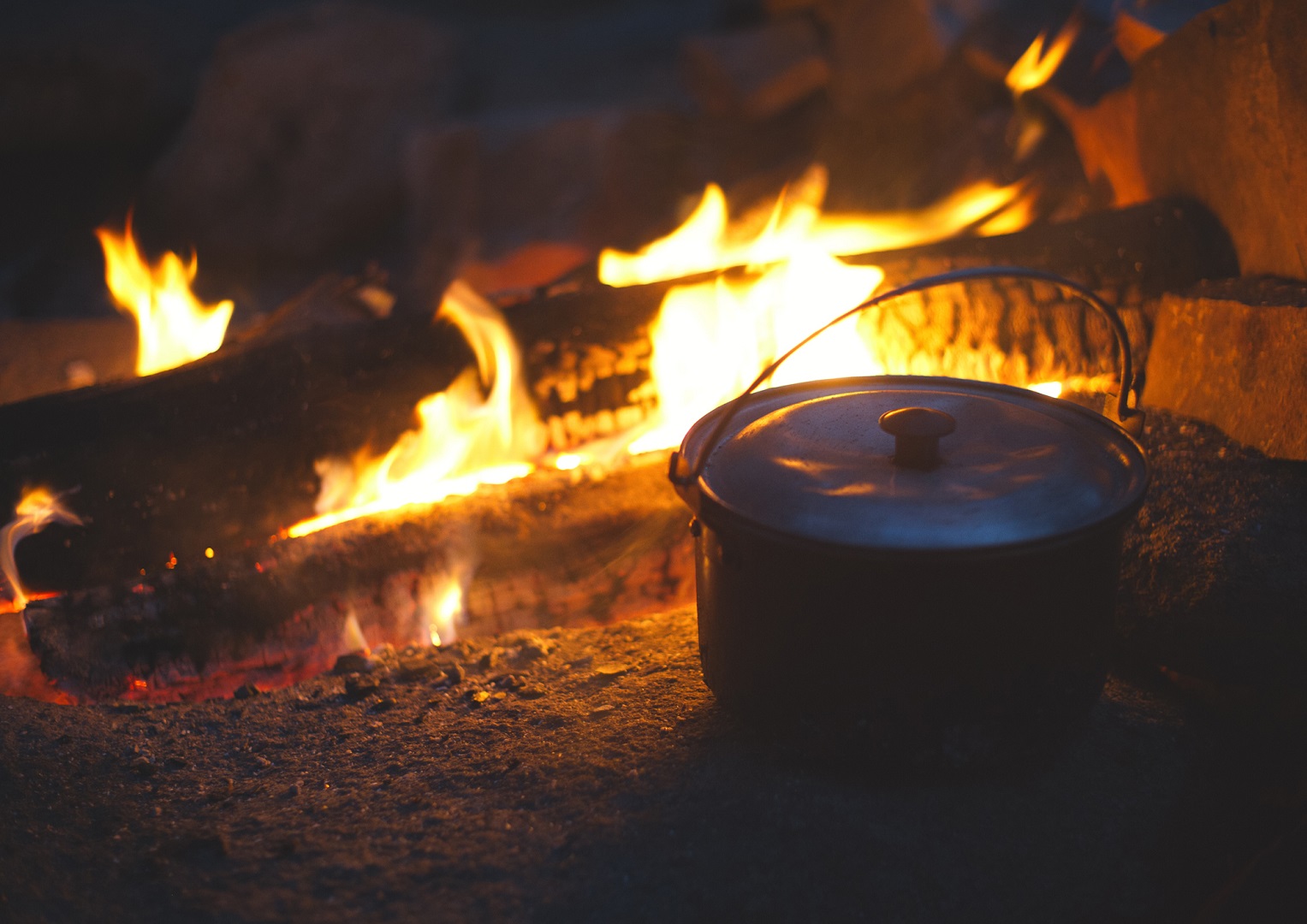 Indoor Braai vs Winter Potjie: Keeping the Fire Alive in August